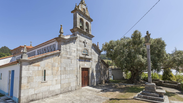 Igrexa parroquial de San Pedro de Armentón